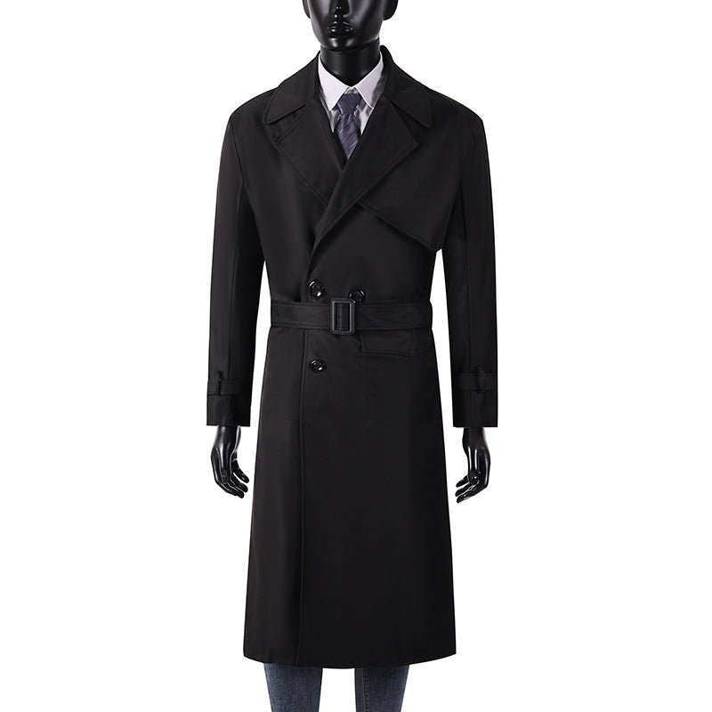 Herren Langmantel im Trenchcoat-Stil mit Sturmklappe, asymmetrischen Taschen und klassischem Revers Echoarchiv