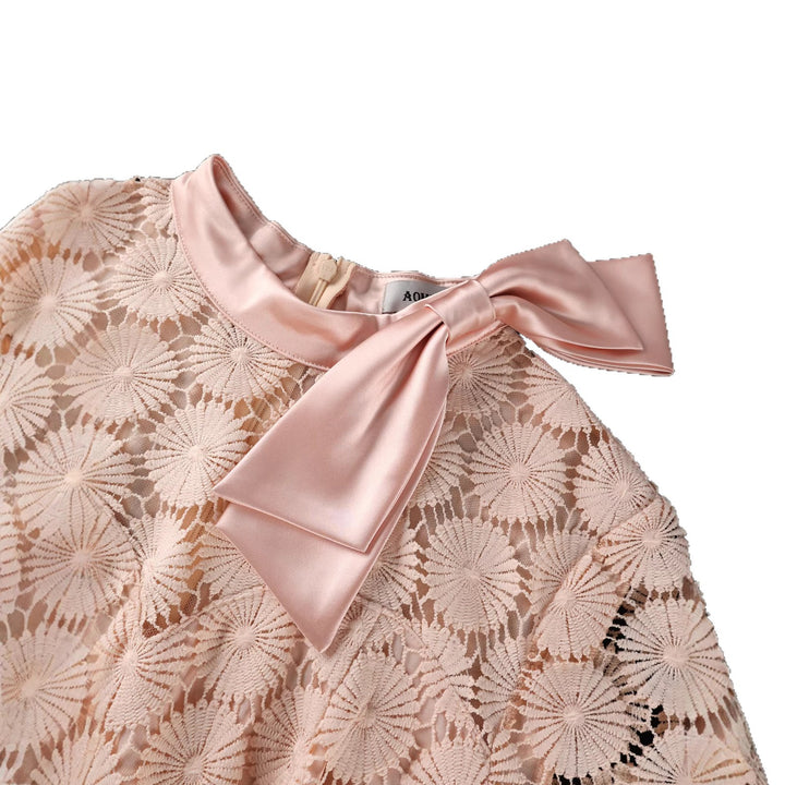 Damen Elegantes Spitzenkleid mit Rüschensaum Echo Archiv