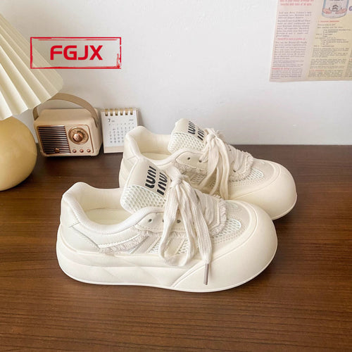 Damen Sportliche Sneakers mit atmungsaktivem Mesh und voluminöser Sohle Echo Archiv