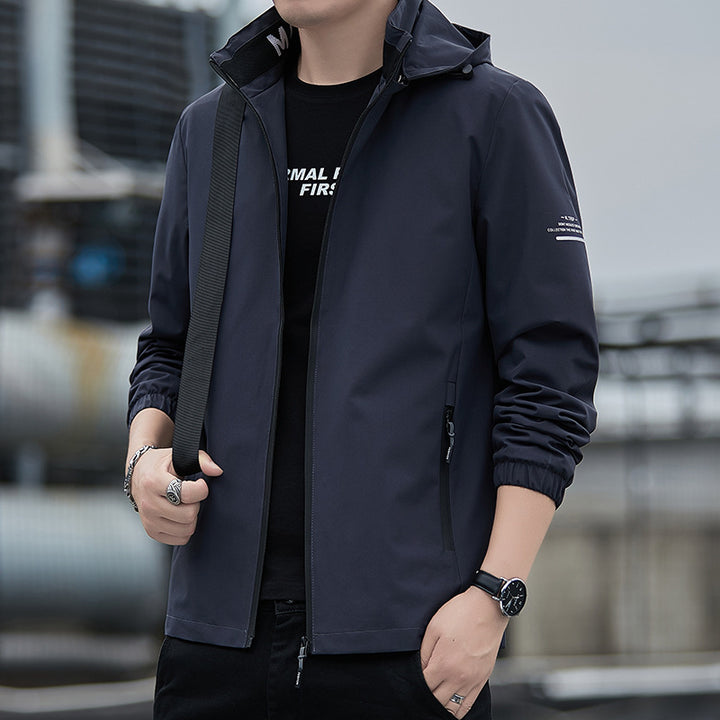 Herren Atmungsaktive Windjacke mit regulierbarer Kapuze Echo Archiv