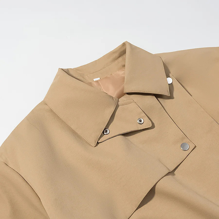 Damen taillierter Trenchparka mit Bindegürtel, asymmetrischer Blende und großen Pattentaschen – Montévia