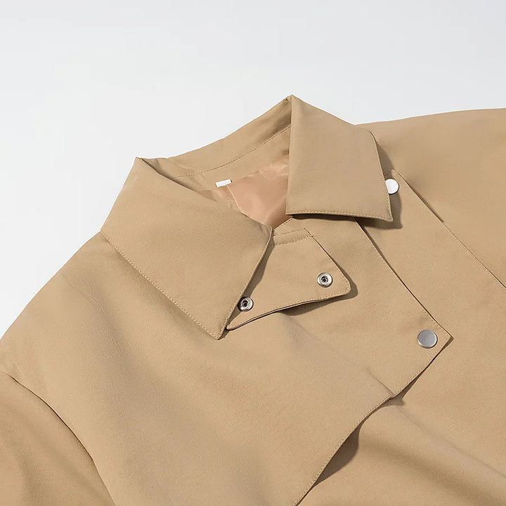 Damen taillierter Trenchparka mit Bindegürtel, asymmetrischer Blende und großen Pattentaschen – Montévia