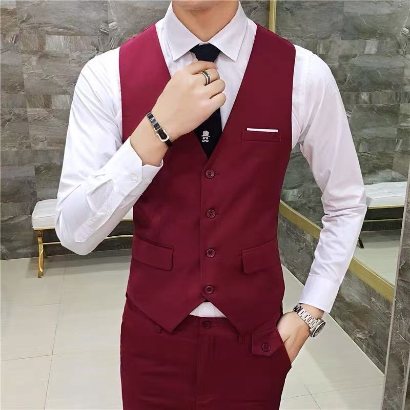 Herren eleganter Slim-Fit Anzug mit praktischen Taschen Echoarchiv