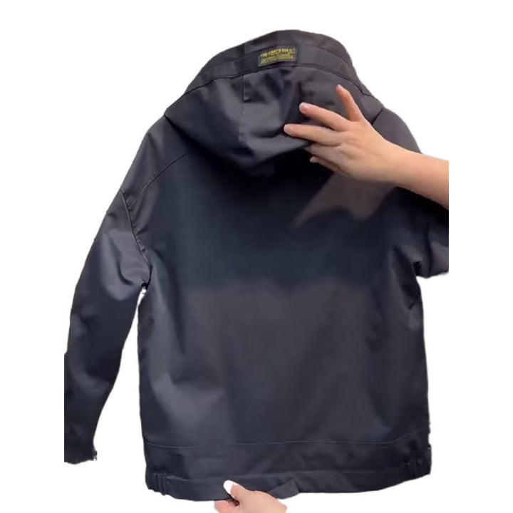 Herren Leichte Kapuzenjacke im Utility‑Stil mit Innenorganisation und Frontreißverschluss Echoarchiv