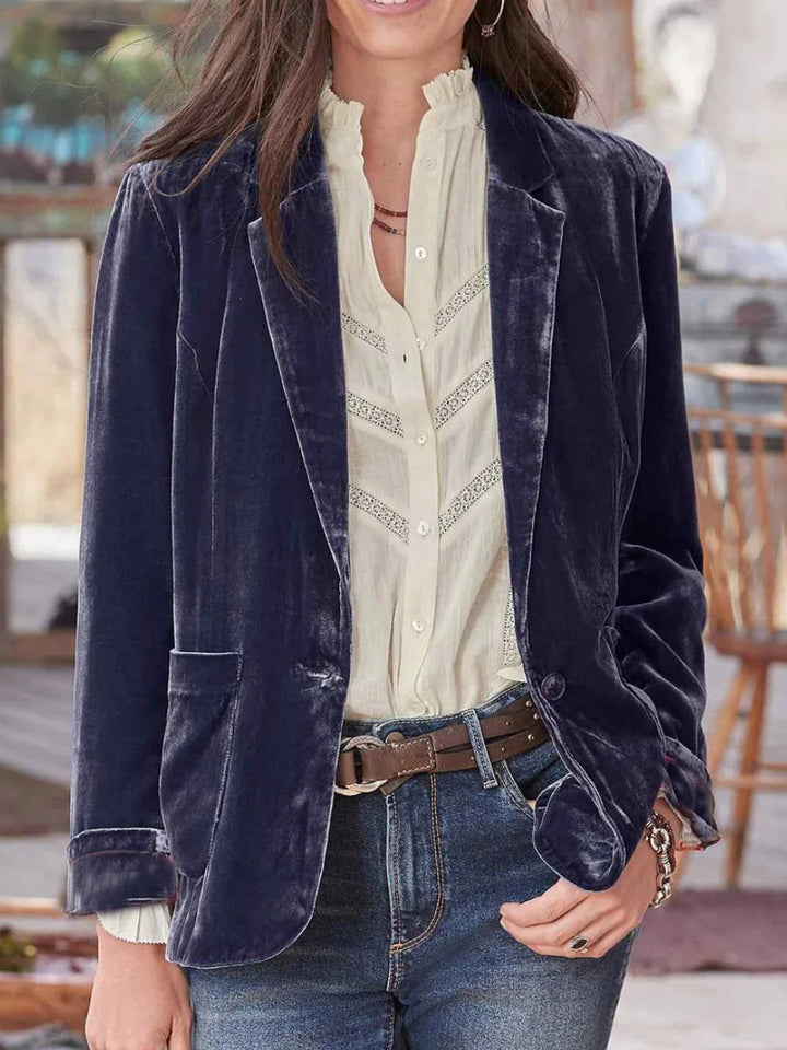 Damen Samt-Blazer mit klassischem Revers und soften Fall – Valéne
