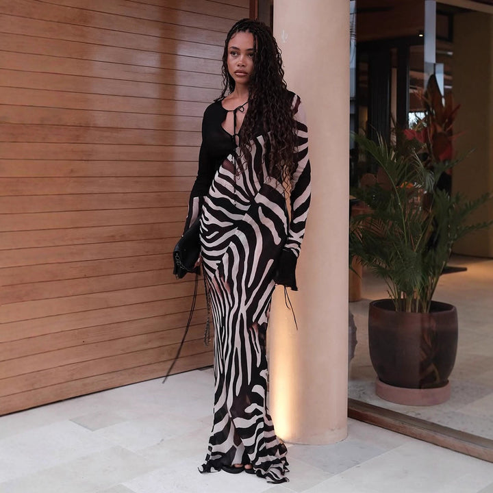 Damen figurbetontes Mesh‑Maxikleid mit tiefem V‑Ausschnitt & grafischem Zebra‑Print Echoarchiv