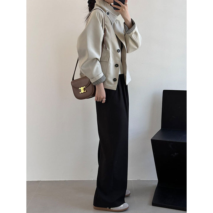 Damen Boxy Übergangsjacke mit Cordkragen und großen Pattentaschen Echoarchiv