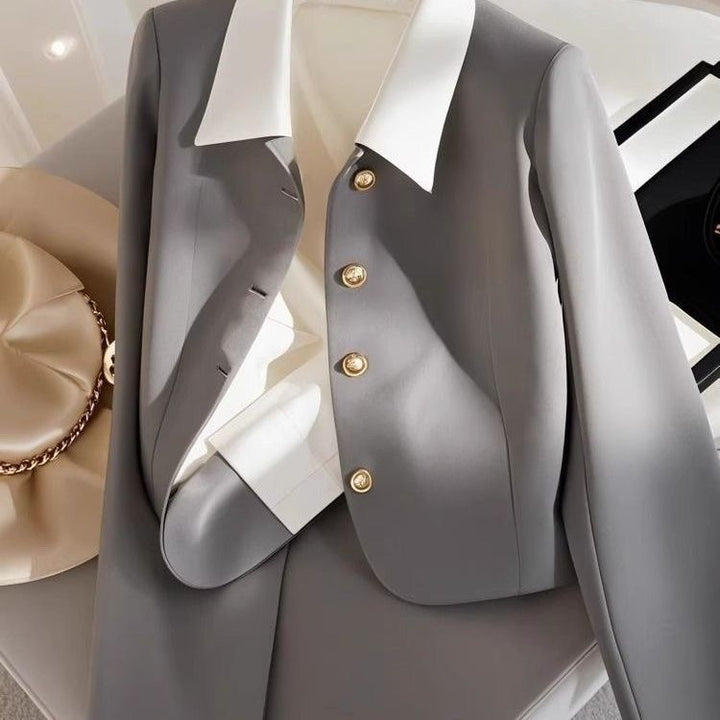 Damen Eleganter Blazer mit Goldknöpfen Echo Archiv