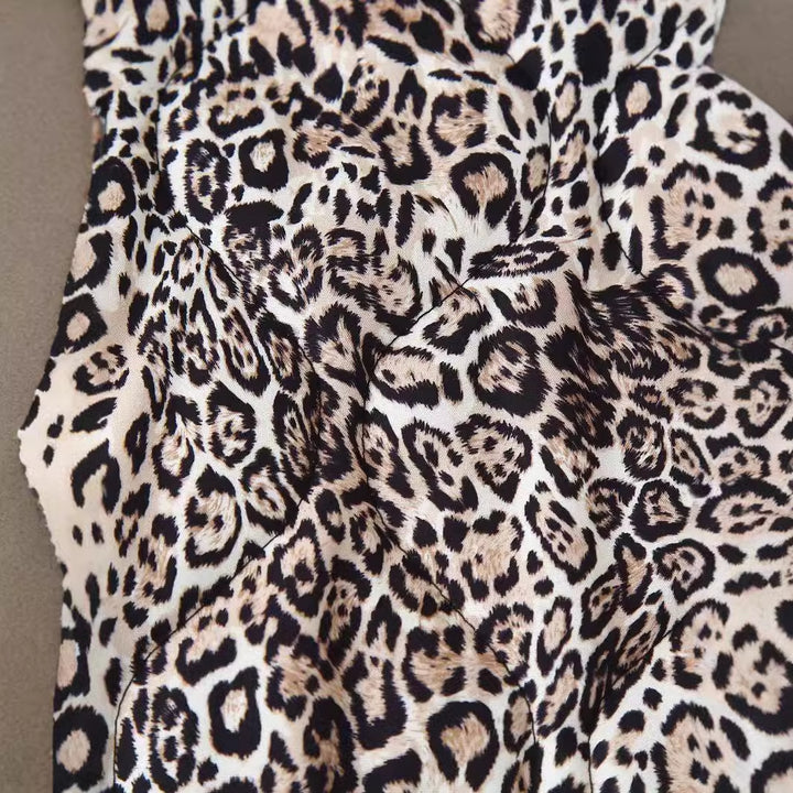 Damen gesteppte Kurzjacke mit Leoprint, offenem Rundhalsausschnitt, kontrastpaspel und aufgesetzten Taschen – Célinea