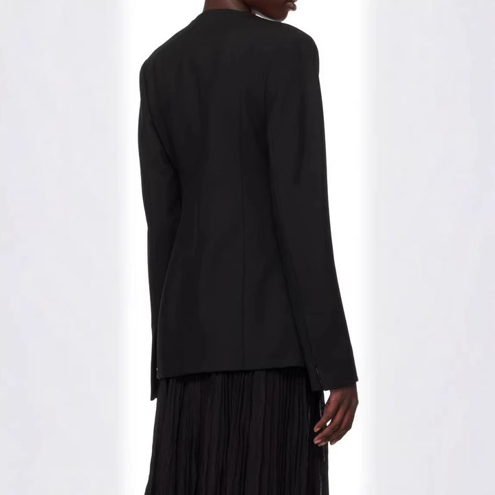 Damen taillierter Einreiher-Blazer mit Rundhalsausschnitt, verdeckter Knopfleiste und Pattentaschen Echoarchiv