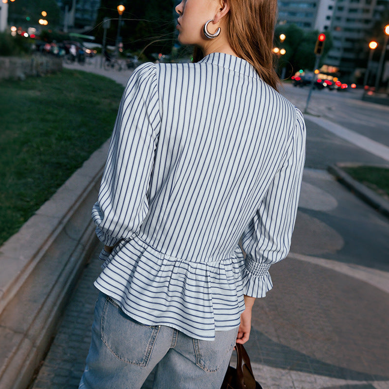 Damen Modische Bluse mit Rüschendetails und Knopfverschluss Echo Archiv