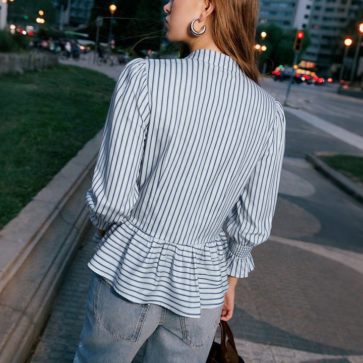 Damen Modische Bluse mit Rüschendetails und Knopfverschluss Echo Archiv