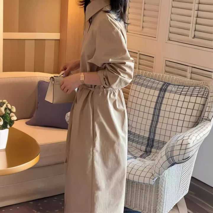 Damen Langärmeliges Hemdblusen-Maxikleid mit Taillengürtel und Eingrifftaschen Echoarchiv