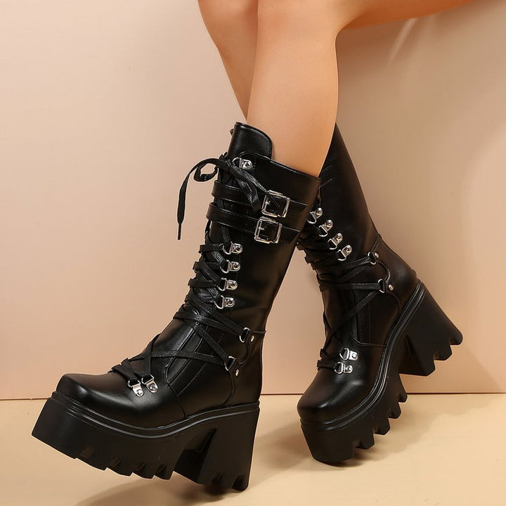 Damen Kniehohe Plateaulug-Bikerstiefel mit dekorativen Metallhaken und robuster Profilsohle – Lioré