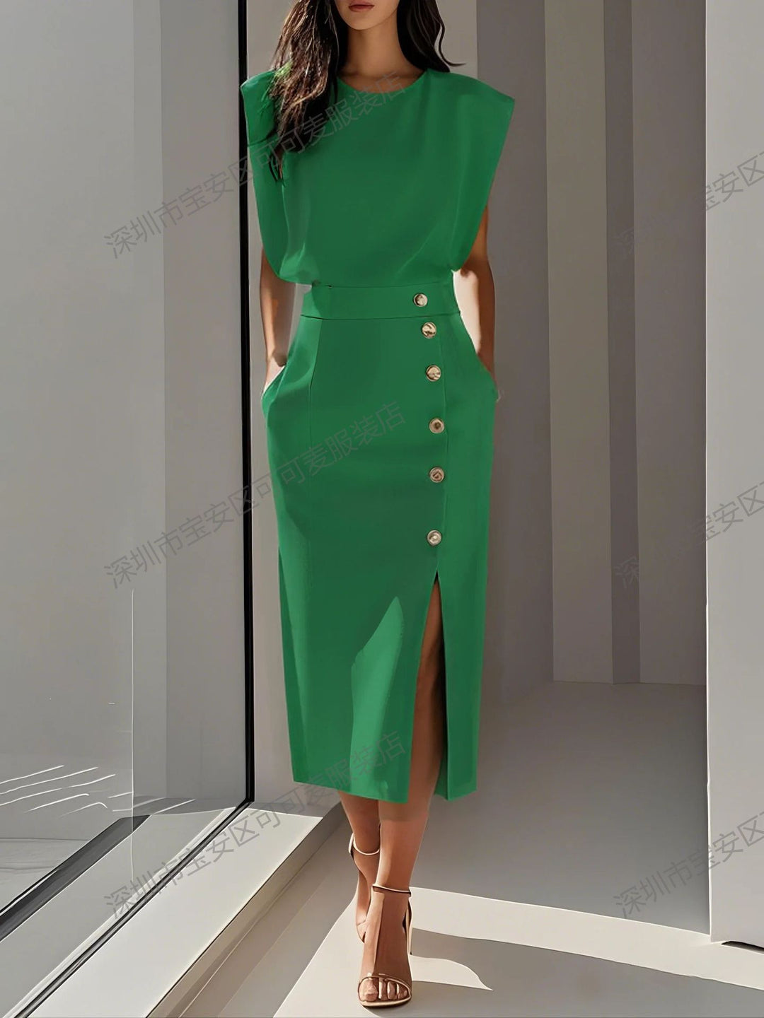 Damen Elegantes Abendkleid mit hohen Schultern und seitlichem Schlitz Echo Archiv