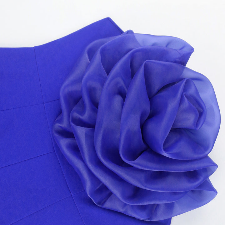 Damen eleganter Jumpsuit mit voluminösem Blumenkragen Echo Archiv