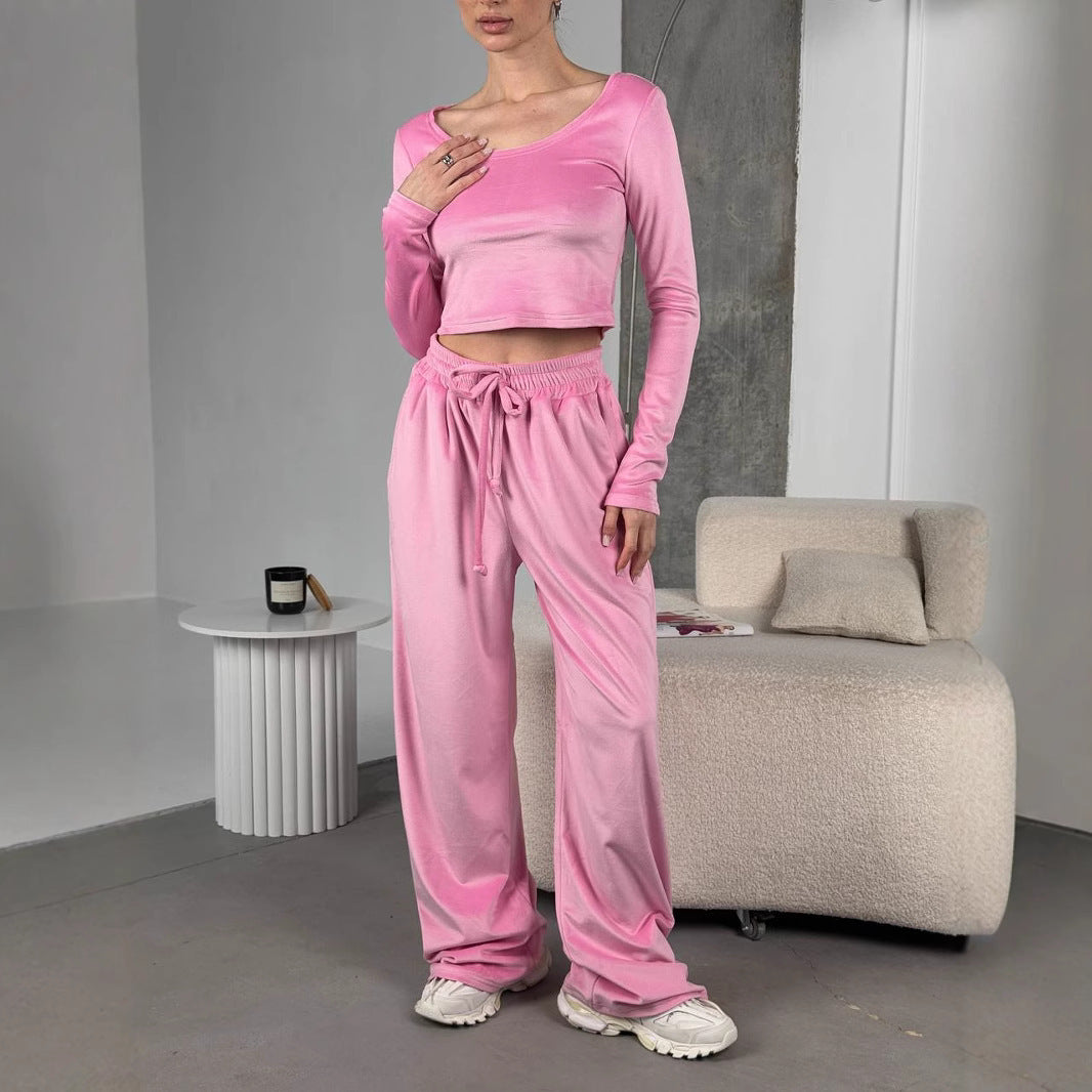 Damen samtiges bauchfreies Langarm-Crop-Top mit weitem Rundhalsausschnitt – Avérine