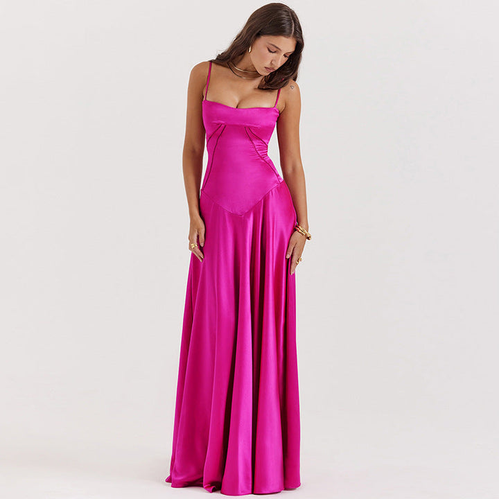 Damen Elegantes Abendkleid mit tailliertem Schnitt und schwingendem Rock Echoarchiv