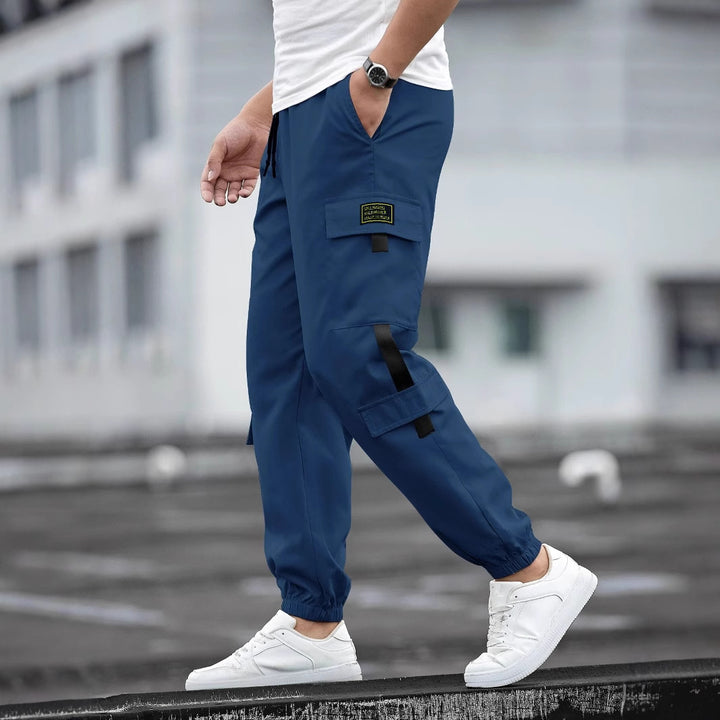 Herren Cargo-Hose mit funktionalen Taschen und elastischem Bund Echoarchiv