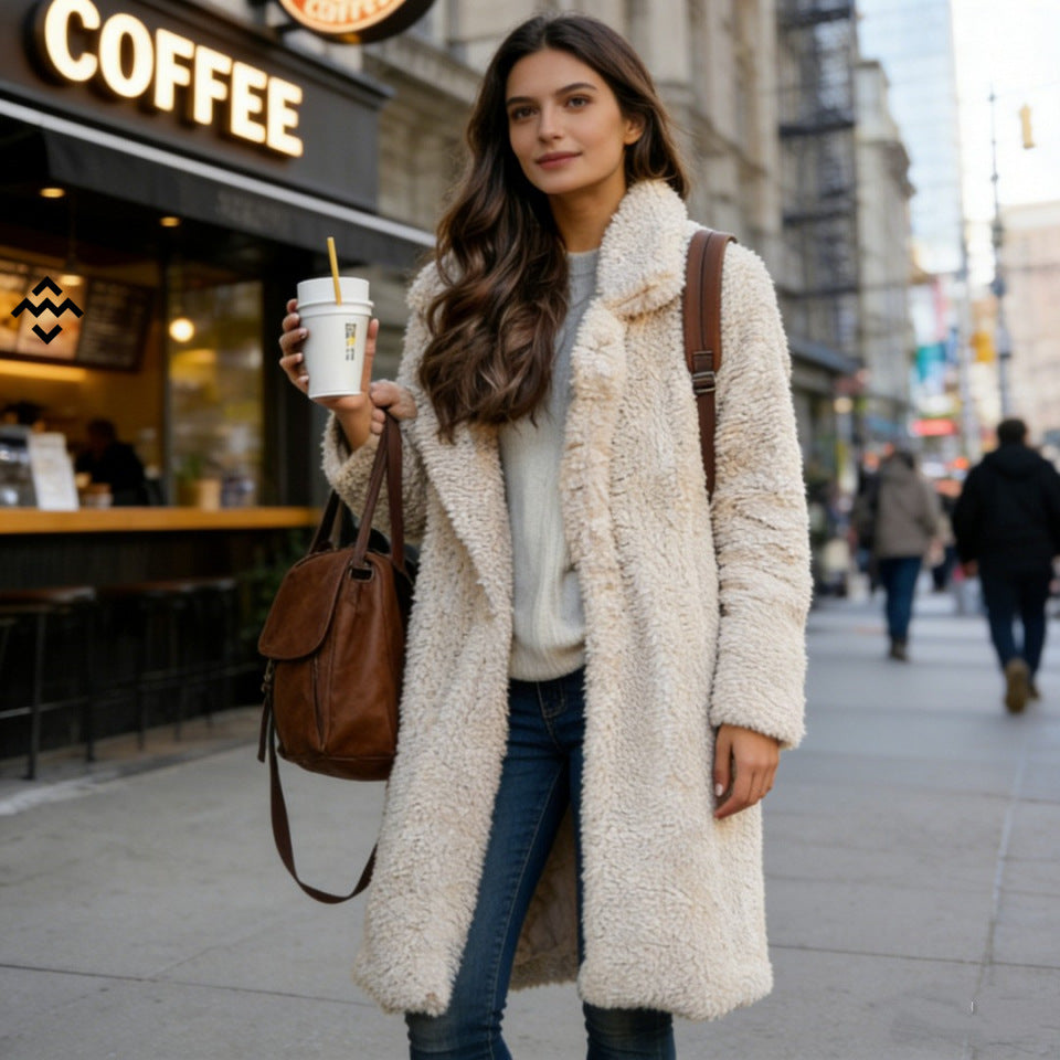 Damen nan kuscheliger Teddy-Mantel mit Oversize-Schnitt und hohem Reverskragen Echo Archiv