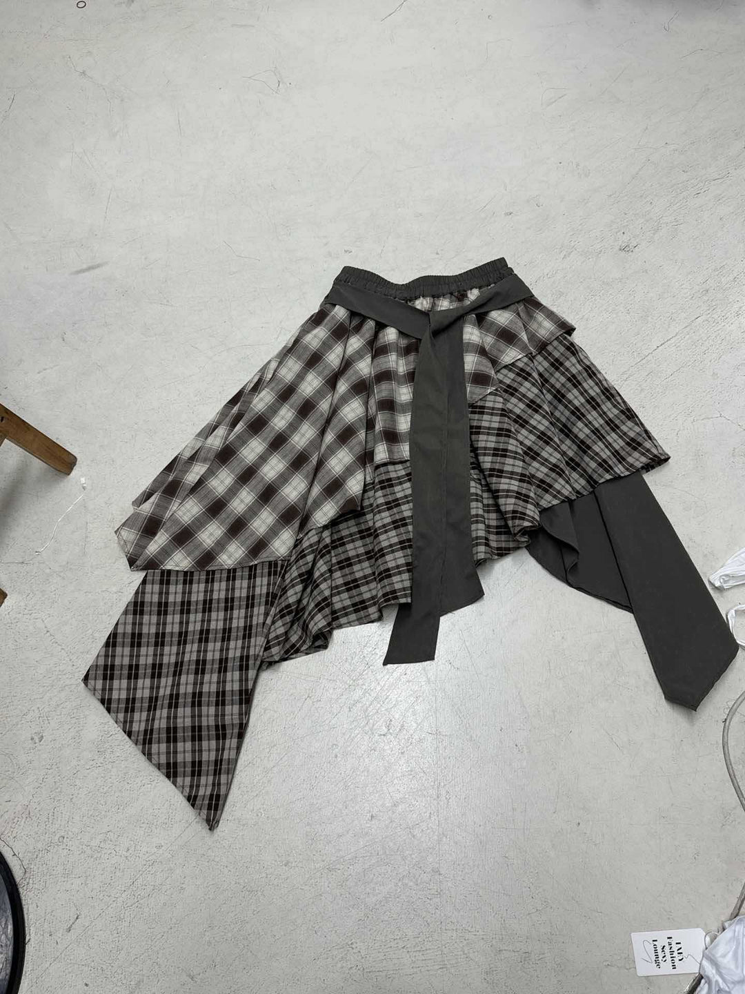 Damen asymmetrischer Wickelrock mit Karomuster und breitem Bindegürtel Echo Archiv