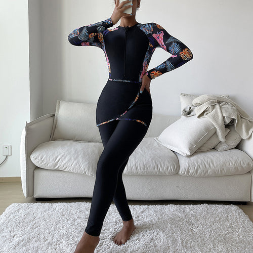 Damen Sportlicher Schwimmanzug mit UV-Schutz und femininem Wickeldesign Echo Archiv