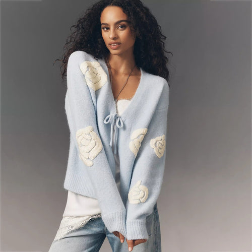 Damen Kuscheliger Mohair-Cardigan mit Zierblumen-Applikationen – Veloura