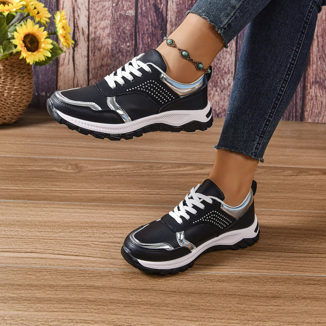 Damen modischer City-Chunky-Sneaker mit Metallic-Akzenten, Ziernieten und dämpfender Leichtsohle Echo Archiv