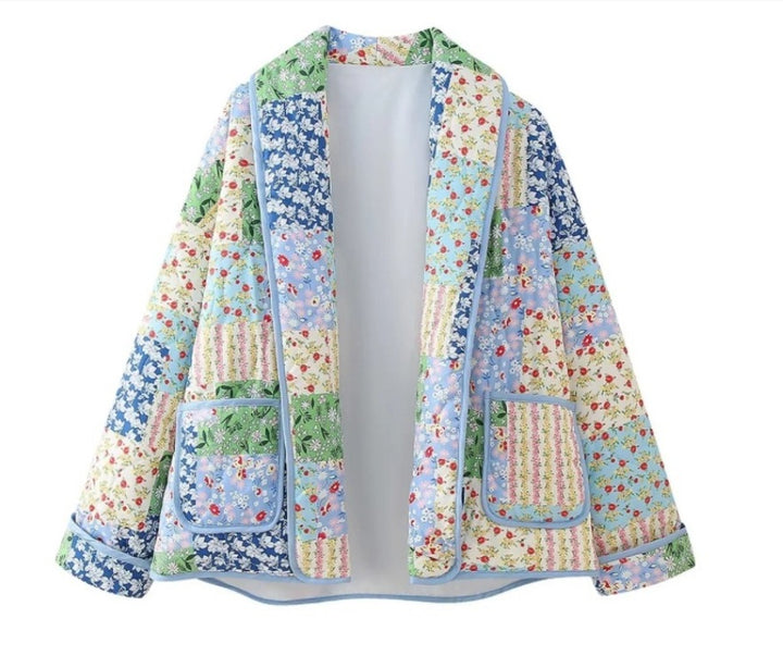 Damen 600+ gesteppte bestickte Taillengürtel‑Jacke mit floralem Muster und Stehkragen Echo Archiv