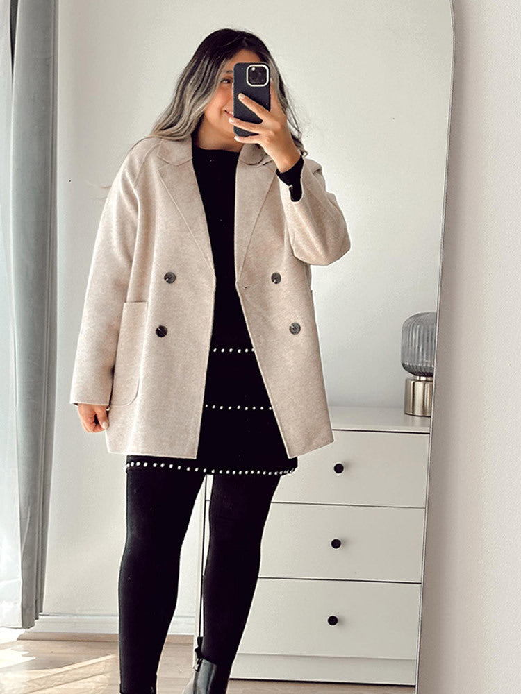 Damen Boxy-Wollmix-Cocoon-Jacke mit doppelreihiger Knopfleiste und weitem Revers Echoarchiv