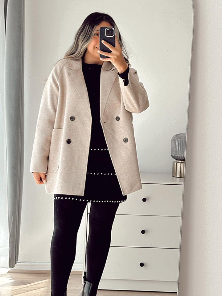 Damen Boxy-Wollmix-Cocoon-Jacke mit doppelreihiger Knopfleiste und weitem Revers Echoarchiv