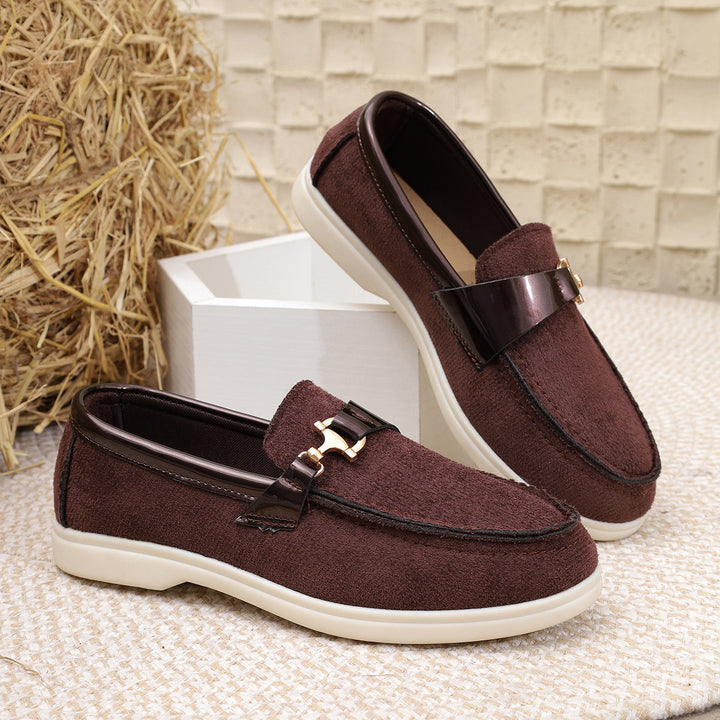 Damen elegante Veloursleder-Slipper mit dekorativer Metall-Hardware und flexibler Leichtlaufsohle Echo Archiv