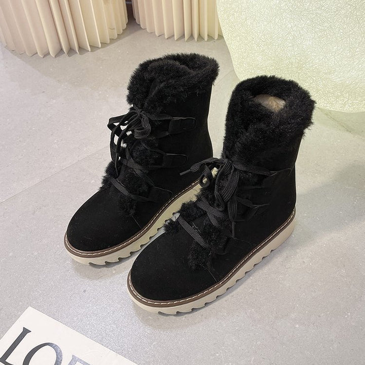 Damen Winterliche Schnür-Boots im Trekking‑Look mit Teddyfutter und gezahnter Keilsohle Echo Archiv