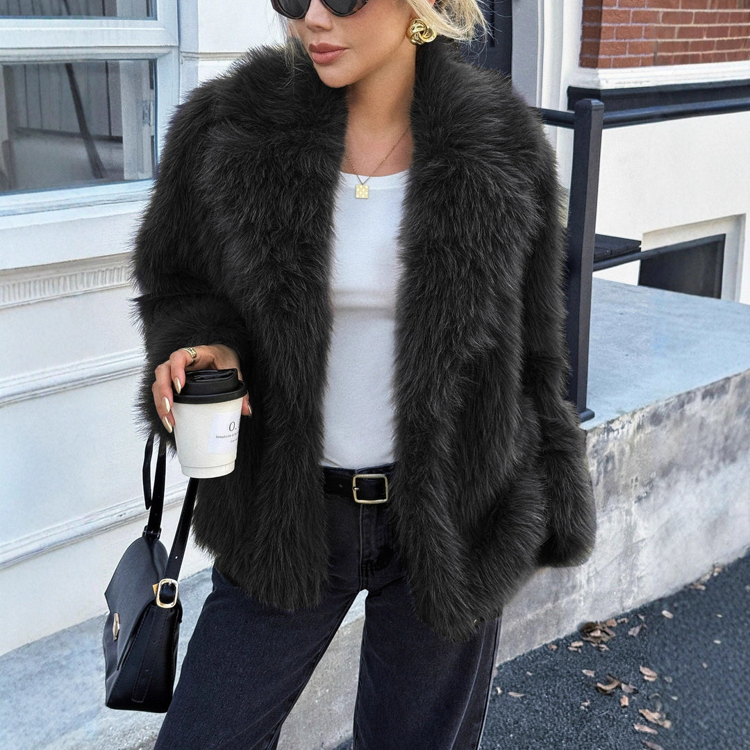 Damen Kurzjacke aus dichtem Hochflor‑Faux‑Fur mit voluminösem Umlegekragen Echo Archiv