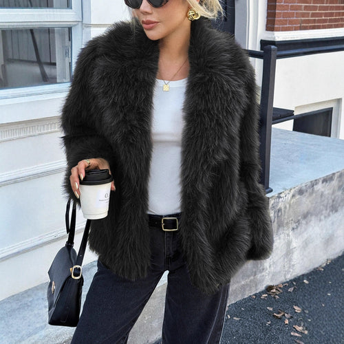 Damen Kurzjacke aus dichtem Hochflor‑Faux‑Fur mit voluminösem Umlegekragen Echo Archiv