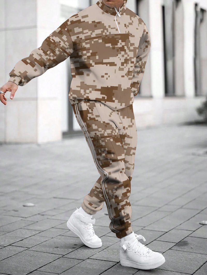 Herren modischer Trainingsanzug im trendigen Camouflage-Design Echoarchiv