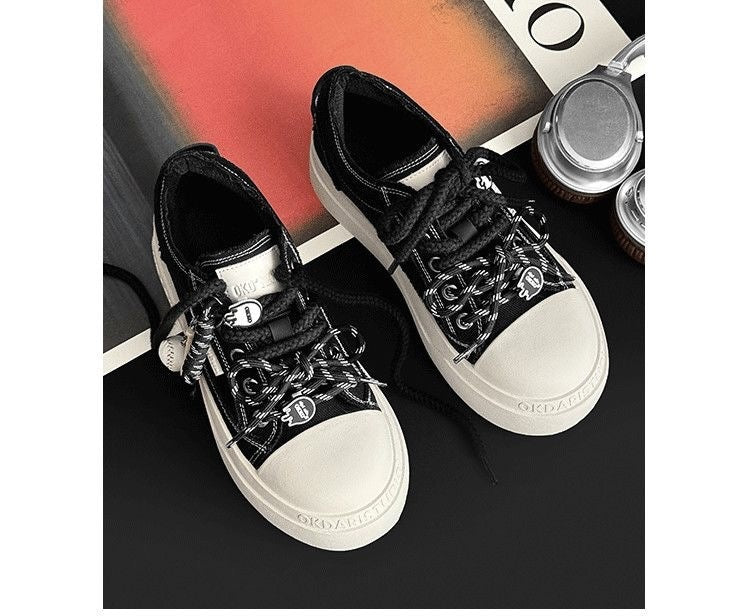 Damen Trendige Sneakers mit innovativen Schnürsystemen und dämpfender Sohle Echo Archiv
