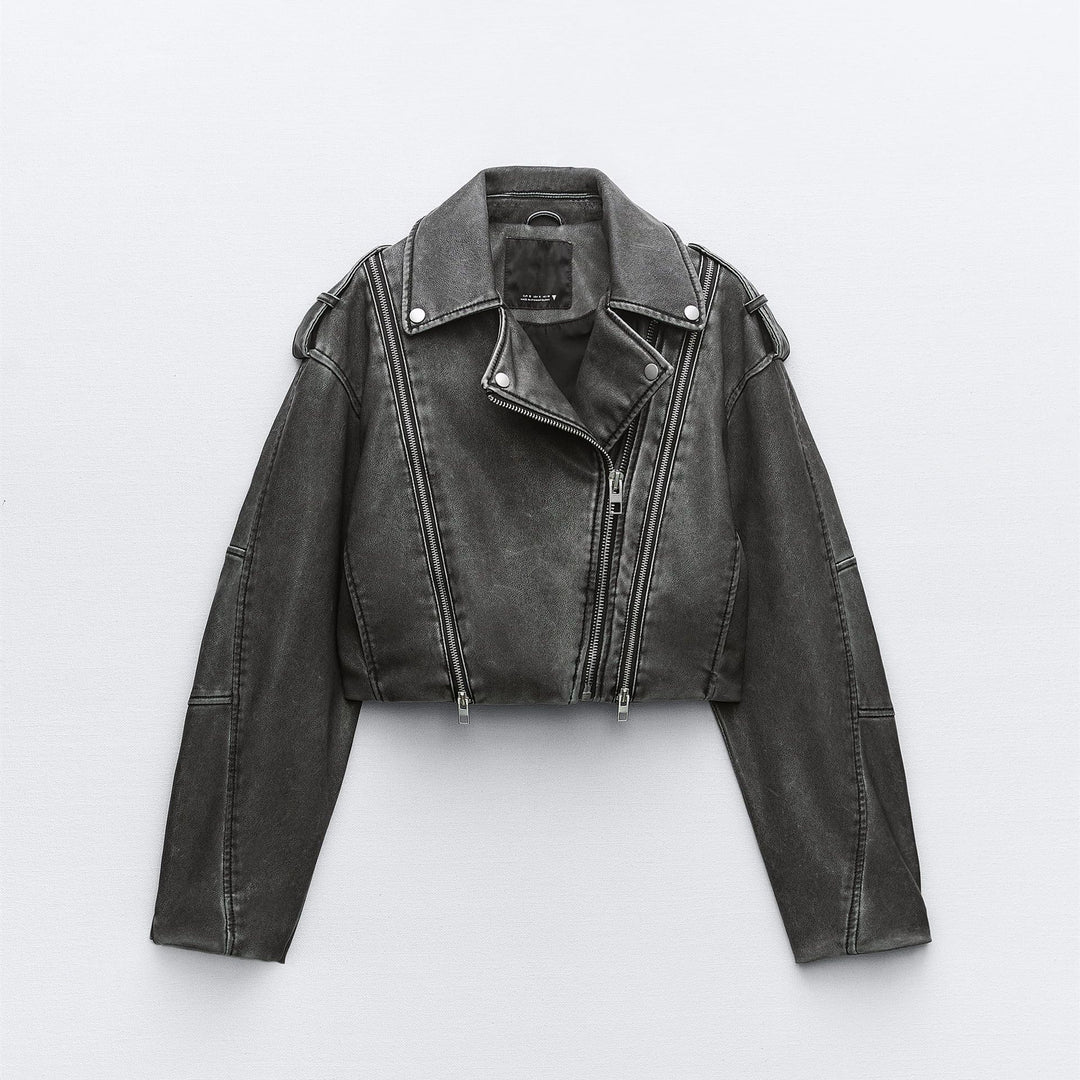 Damen Kurz geschnittene Bikerjacke aus Kunstleder mit asymmetrischer Reißverschlussfront und Oversized‑Boxy‑Silhouette Echo Archiv