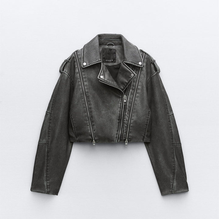 Damen Kurz geschnittene Bikerjacke aus Kunstleder mit asymmetrischer Reißverschlussfront und Oversized‑Boxy‑Silhouette Echo Archiv