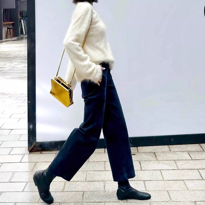 Damen Hochtaillierte Samt-Culotte mit weitem Bein und dezenten Eingrifftaschen Echo Archiv