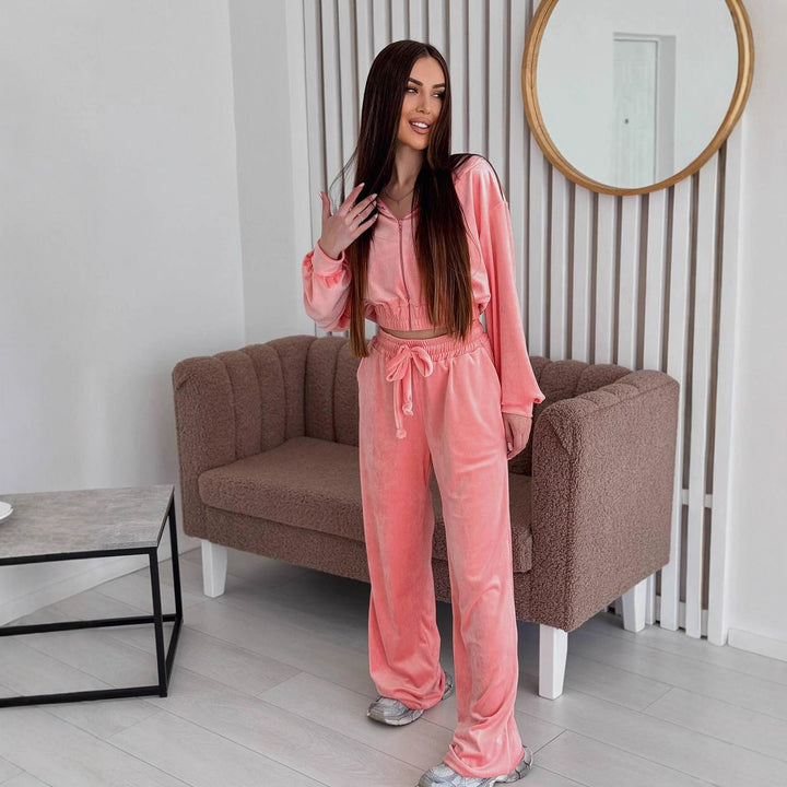 Damen Zweiteiliges Samt-Loungewear-Set mit Cropped-Zipjacke und weiter High-Waist-Sweathose – Avérine