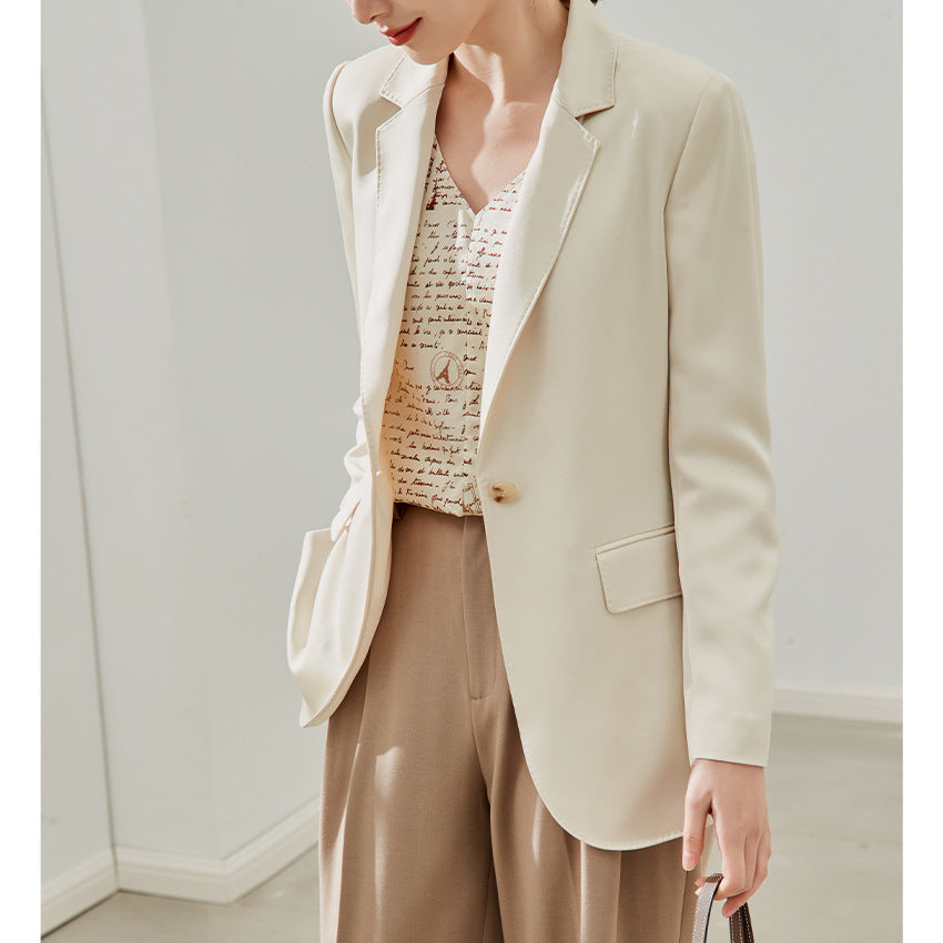 Damen taillierter leichter Ein-Knopf-Blazer mit Pattentaschen Echoarchiv