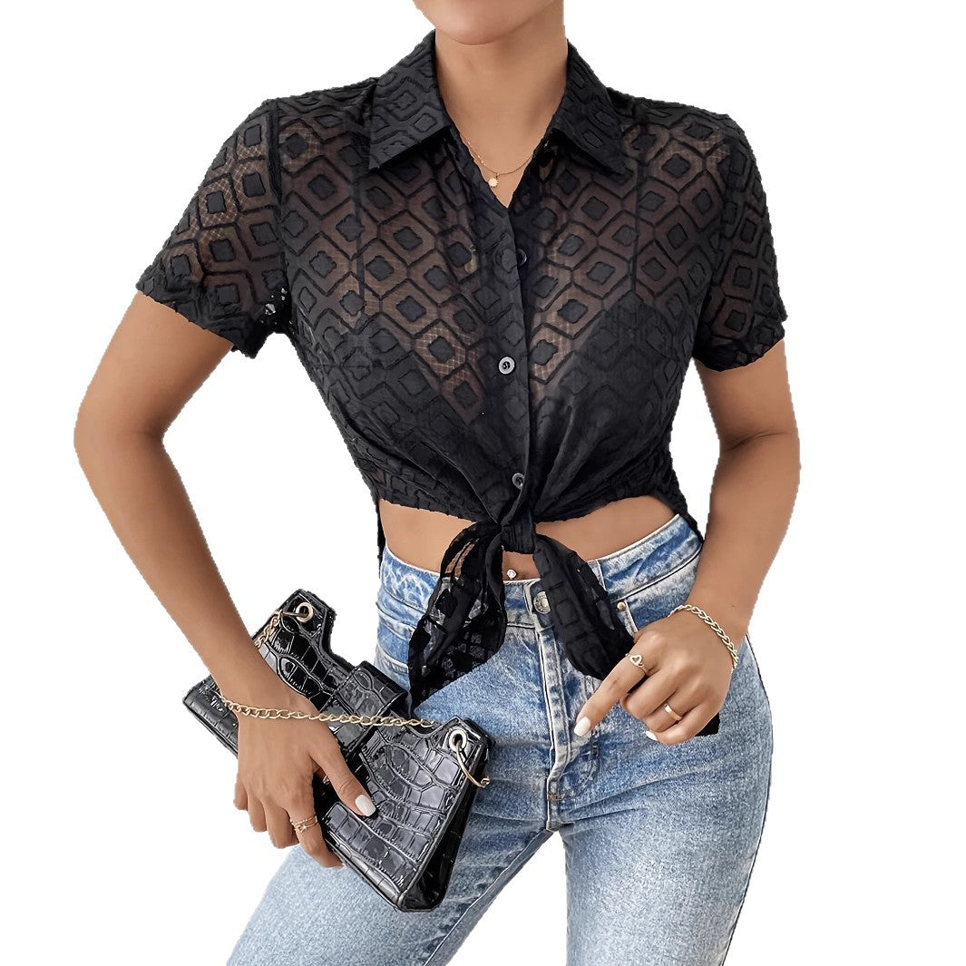 Damen nan taillierte bauchfreie Kurzbluse aus Ajour-Mesh mit Hemdkragen und Knotendetail Echo Archiv