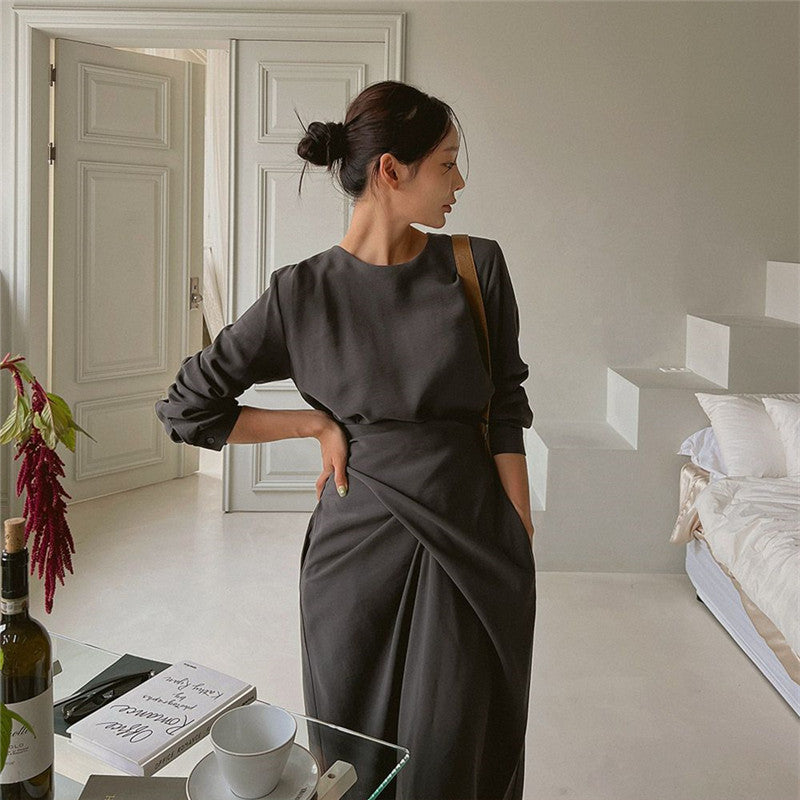 Damen Modernes Longkleid mit überlappender Taillenpasse, verdeckten Eingrifftaschen und kastiger Silhouette – Valéora