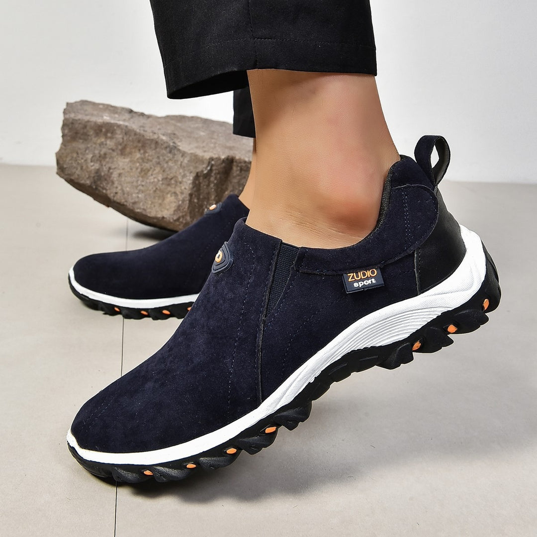 Herren Slipper-Sneaker im Wildleder-Look mit profilierter Outdoor-Laufsohle – Tavélo