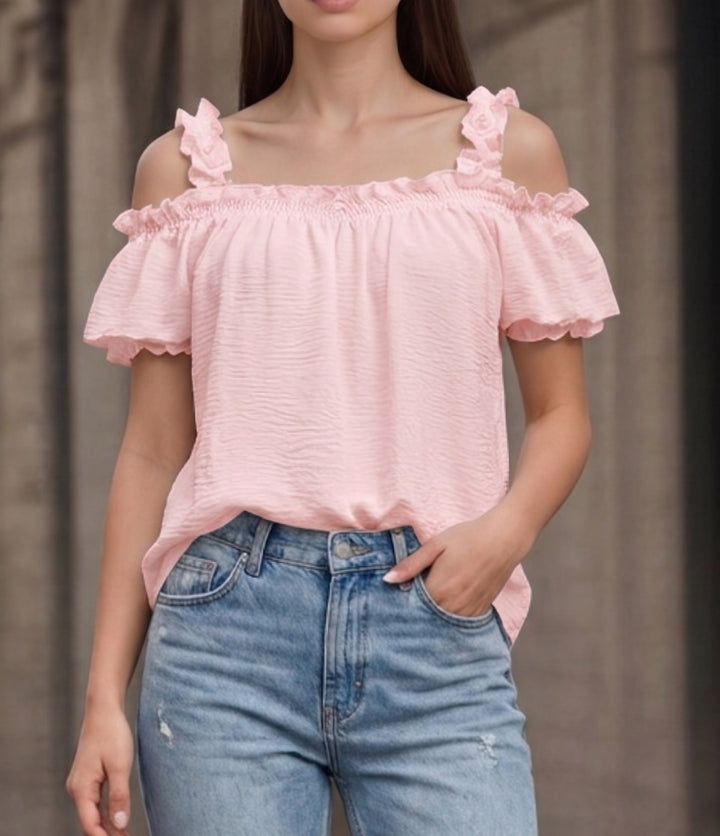Damen Schulterfreies Crinkle-Top mit Smok-Bandeau, Rüschen‑Trägern und Flügelärmeln Echo Archiv