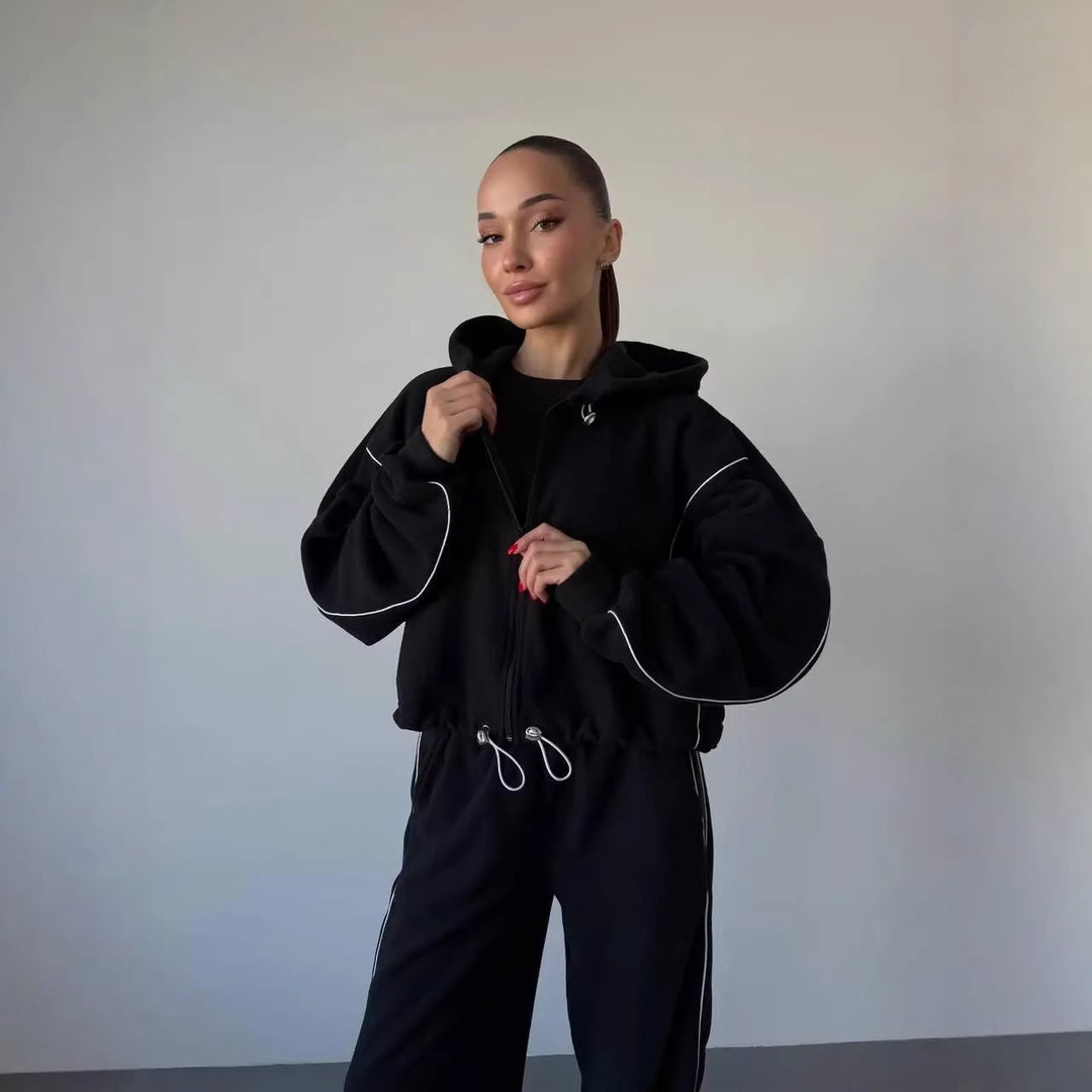 Damen gekürztes Zip-Hoodie mit Tunnelzug und hochgeschnittener weiter Fleece-Loungehose – Auréline