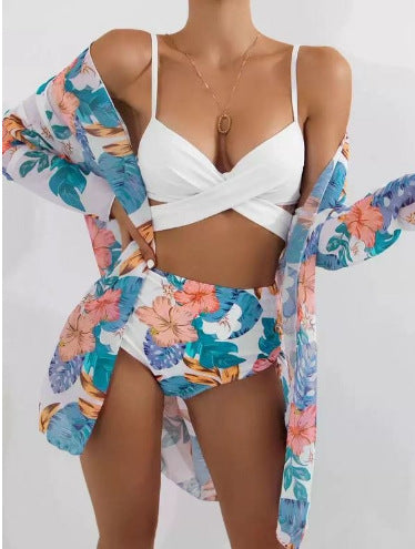 Damen Zweiteiliges Bikini-Set mit floralem Wickelüberwurf Echo Archiv