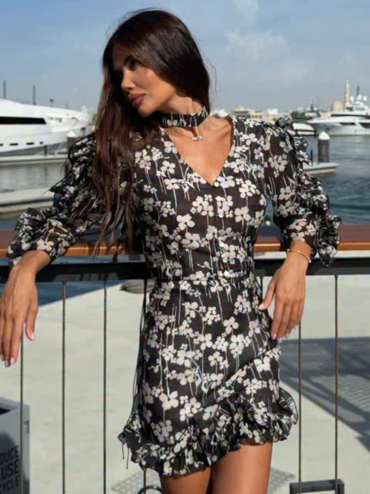 Damen Kurzes Chiffon-Wickelkleid mit V-Ausschnitt, Rüschen und Voluminösen Ärmeln Echoarchiv
