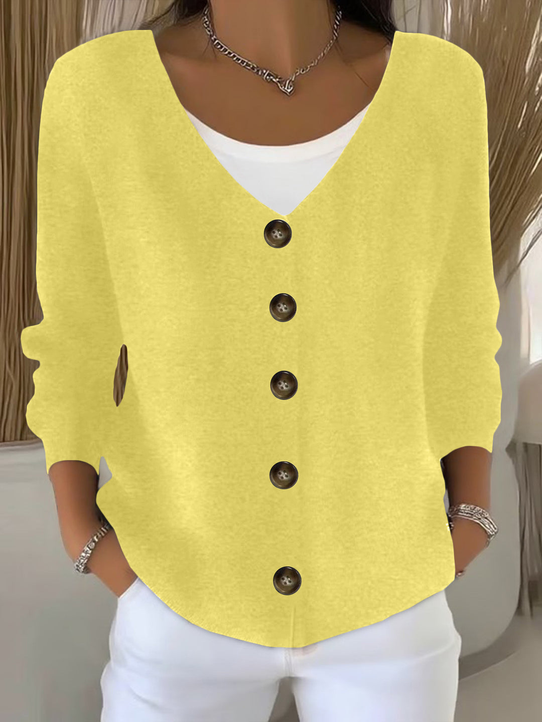 Damen Lockerer V-Ausschnitt Feinstrick-Cardigan mit Holzknopfleiste – Veloura